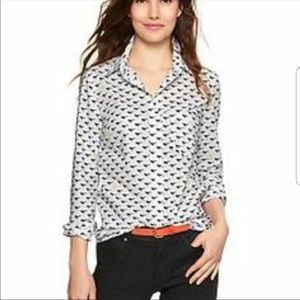 GAP “fitted boyfriend” tea/coffee cup print shirt